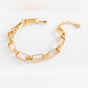 Elegant Gold Chain Bracelet
